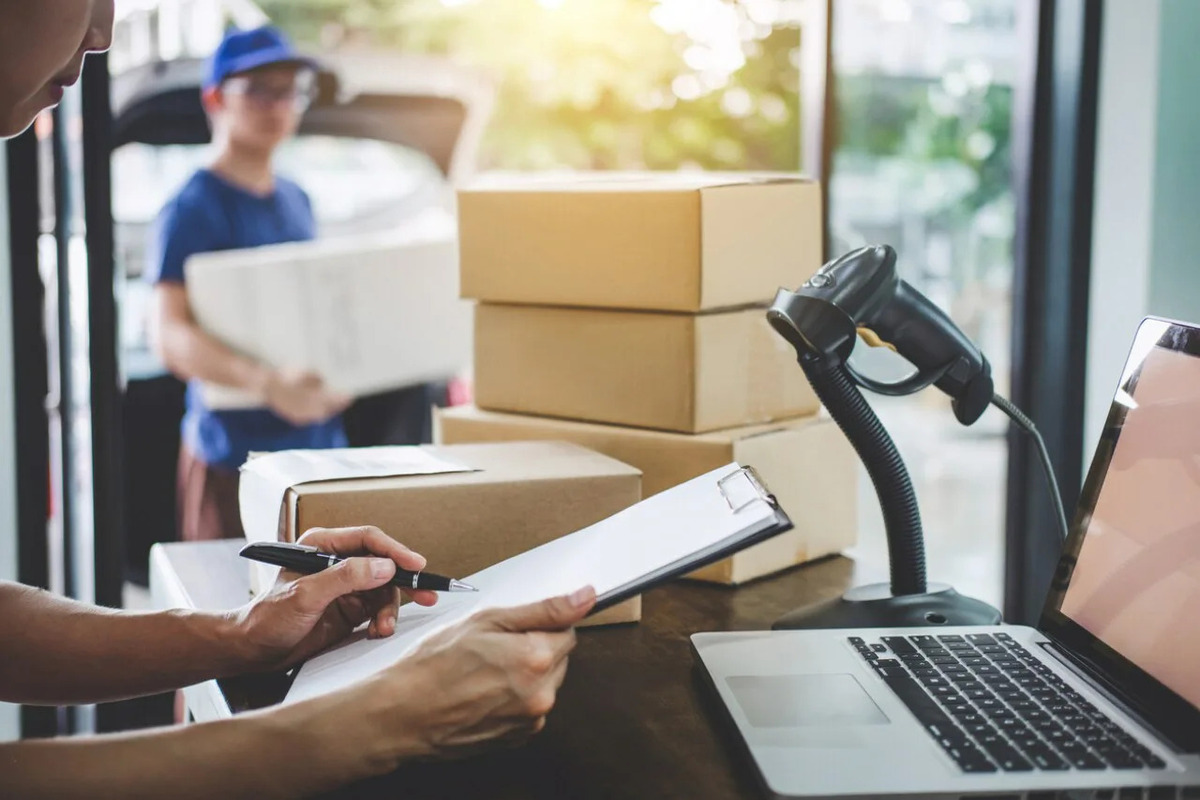 Expat Forwarding